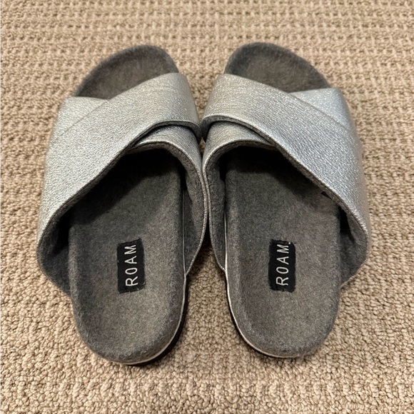 ROAM Metallic Silver Slide Sandals Size 40 - Picture 1 of 5